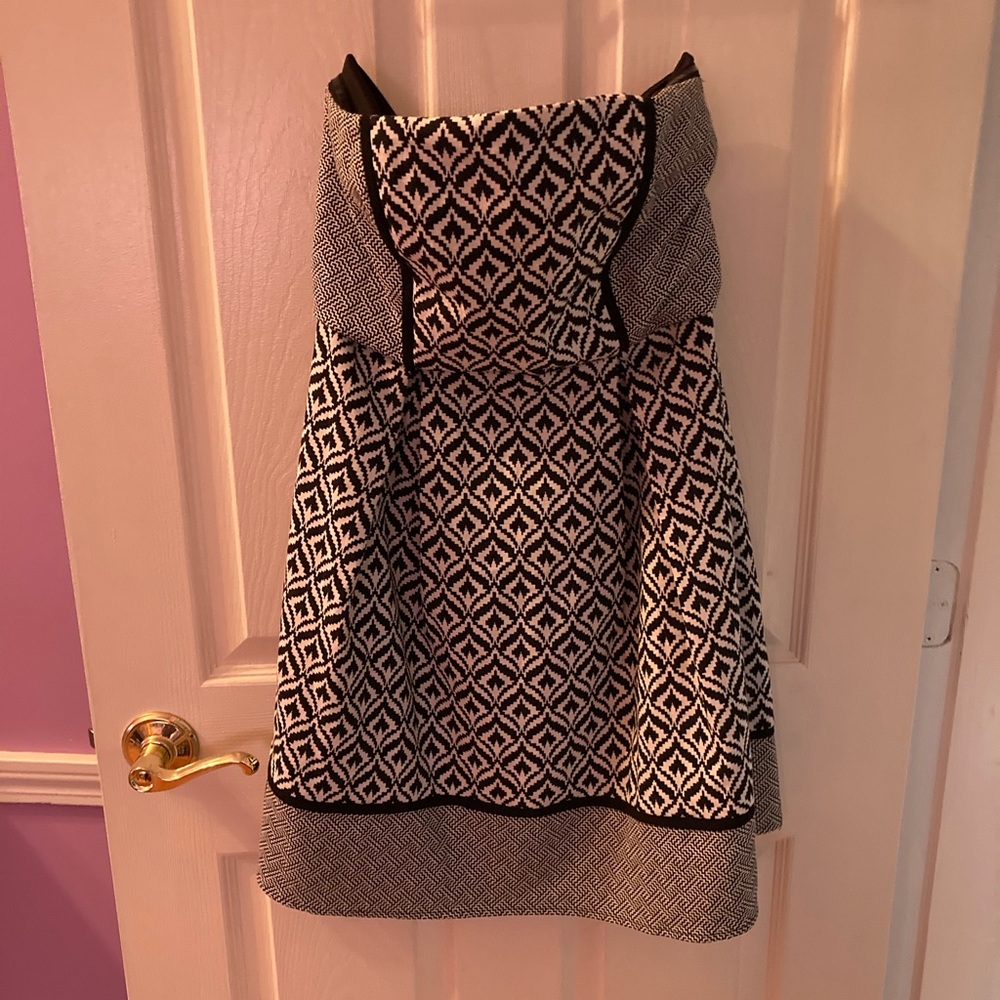 Strapless black and white Francesca’s dress